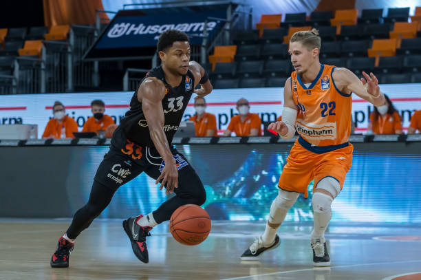 在这场不容 在这场不容