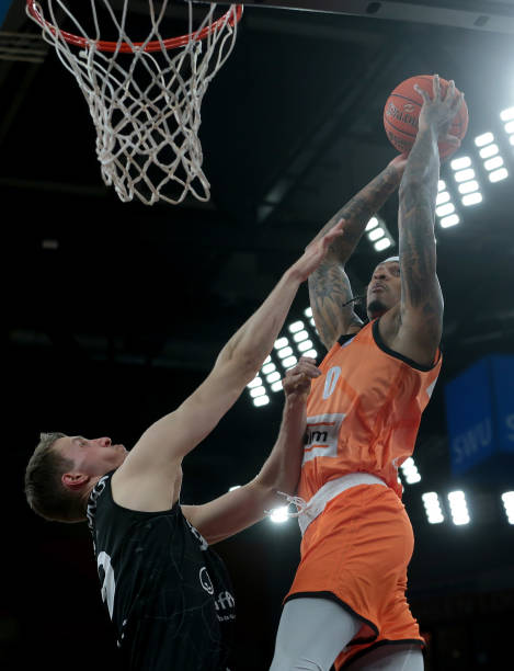 他敏锐的洞 他敏锐的洞